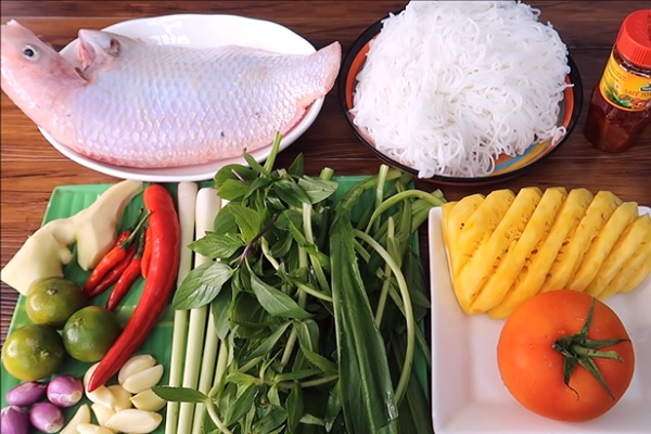 dap-tan-cai-nong-ngay-he-voi-mon-lau-chua-ca-dieu-hong-thanh-mat-ivivu-1