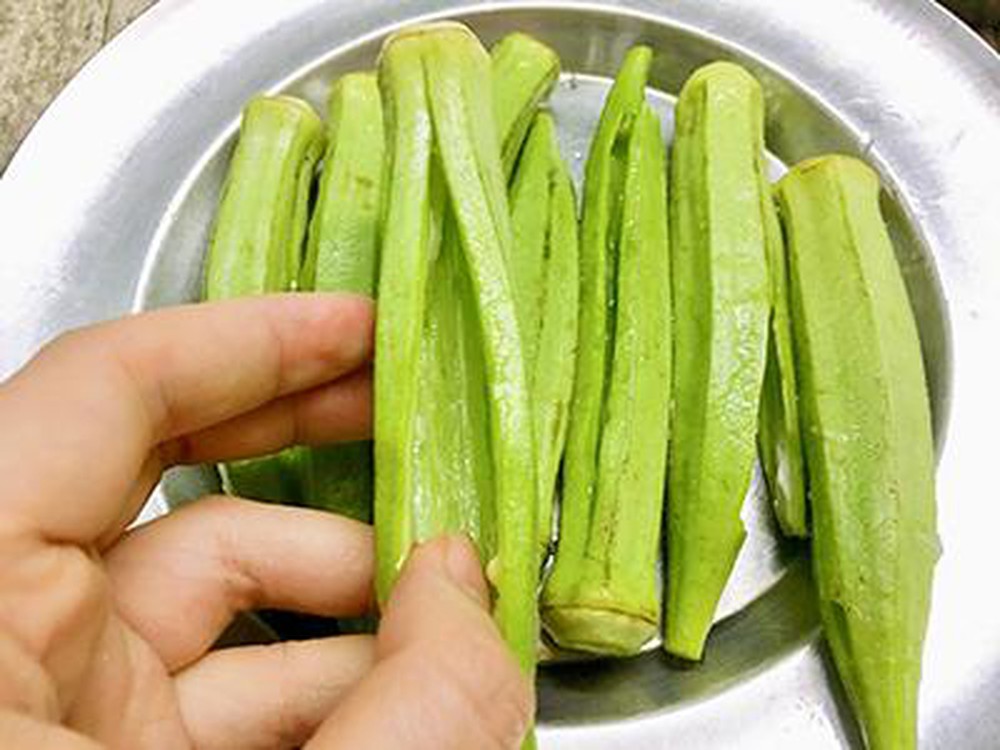 Đậu bắp nhồi thịt chiên mỡ hành