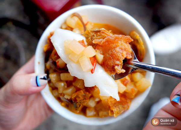 Bát bánh đúc tàu Hải Phòng vẫn nóng hôi hổi khi phục vụ