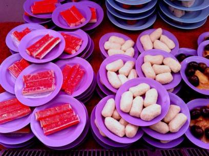 Các loại đĩa thức ăn satay celup đa dạng phong phú