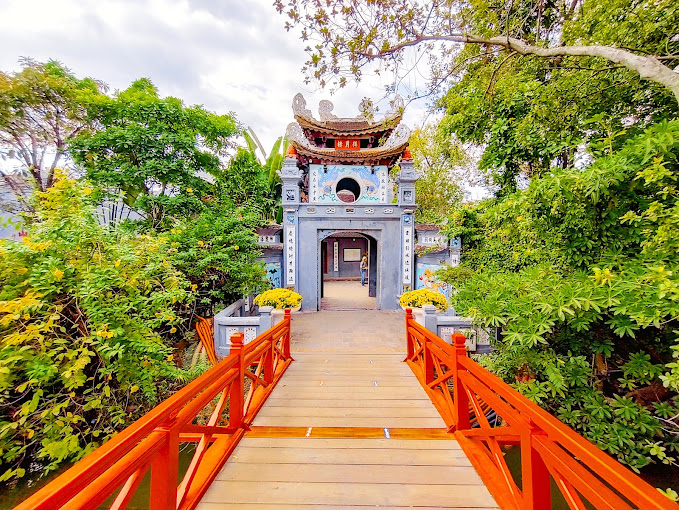 den-ngoc-son-ivivu-1