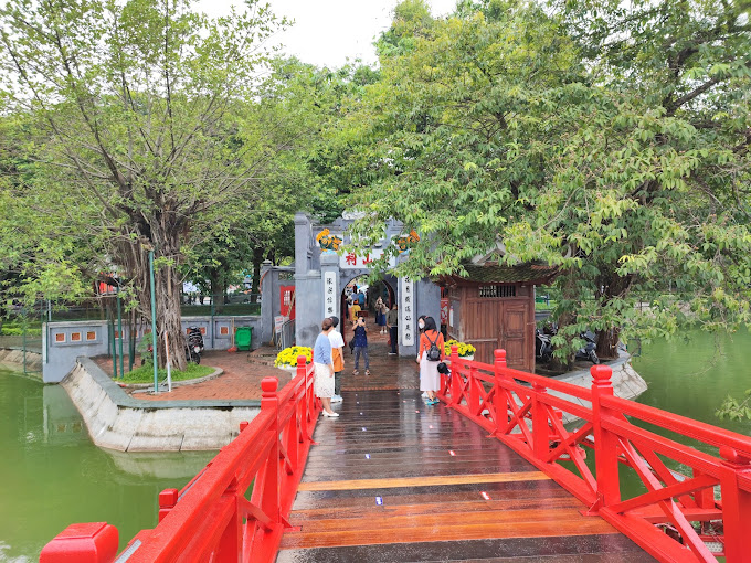 den-ngoc-son-ivivu-16