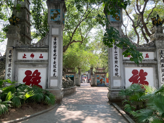 den-ngoc-son-ivivu-4