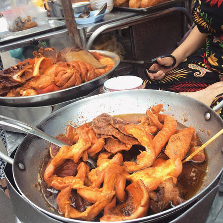 Phá lấu bò Sài Gòn với nước lèo thơm nồng Phá lấu bò Sài Gòn với nước lèo thơm nồng