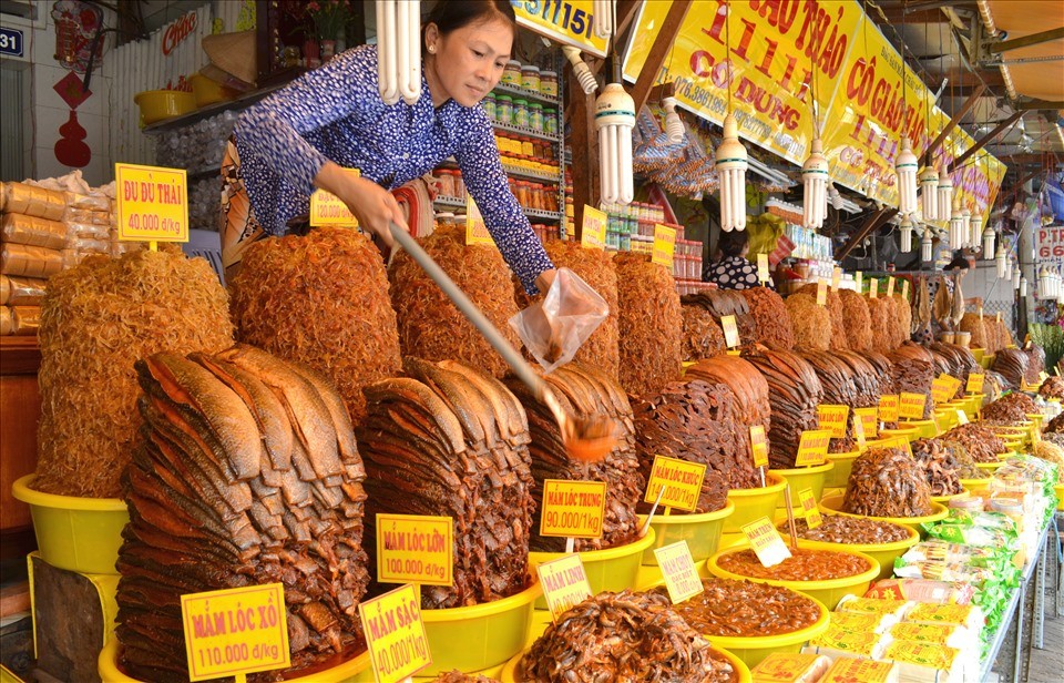 Hàng trăm loại mắm ở Châu Đốc - Đặc sản mua quà An Giang
