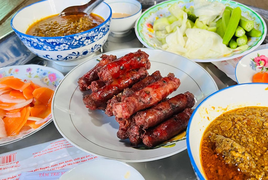 Tung lò mò đặc sản người Chăm mua quà An Giang