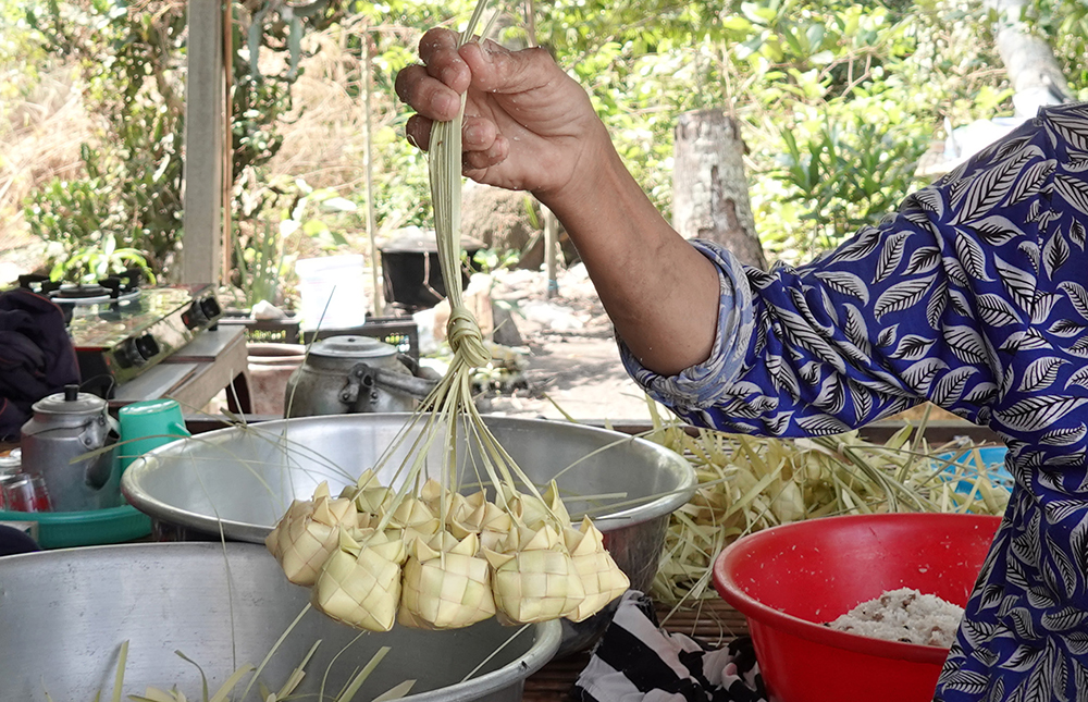Bánh Kà Tum đặc sản Khmer mua quà An Giang
