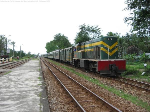 Tuyến đường sắt Bắc Nam qua ga Nha Trang
