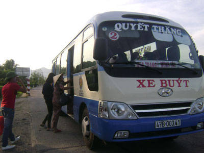 Xe bus đưa đón từ sân bay Cam Ranh về trung tâm