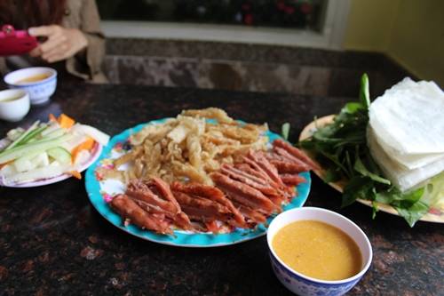 Món nem nướng Bà Hùng trứ danh khi du lịch Đà Lạt