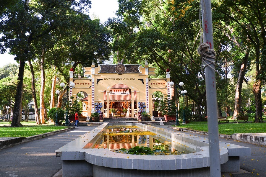 Không gian đền thờ Vua Hùng uy nghiêm giữa lòng công viên Tao Đàn