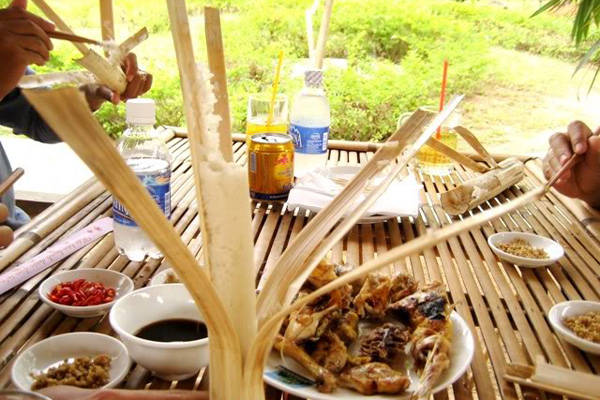 Món cơm lam Tây Bắc làm say lòng thực khách