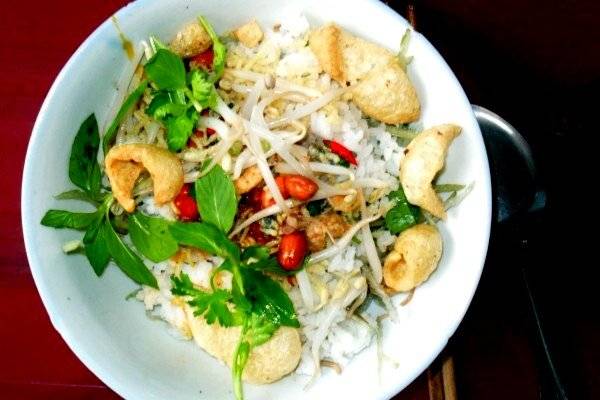Cơm hến Huế đặc sản thanh đạm của cố đô