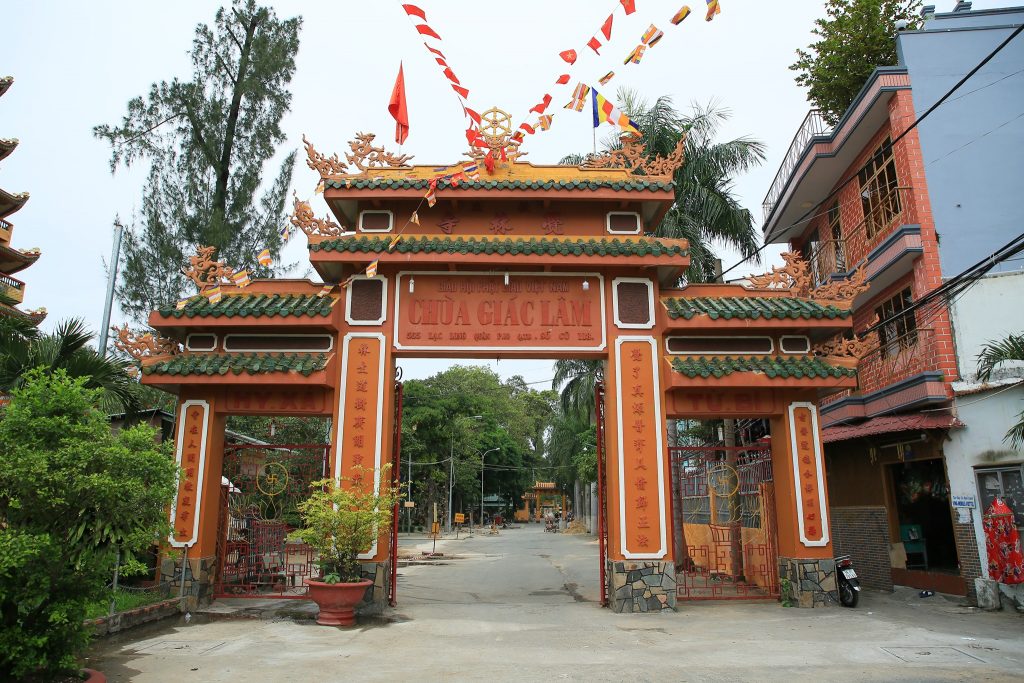Cổng chùa Giác Lâm di tích lịch sử TP.HCM cổ kính