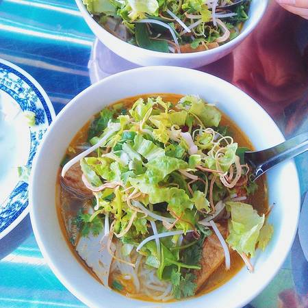 Nước lèo bún chả cá Quy Nhơn ninh từ xương cá tươi
