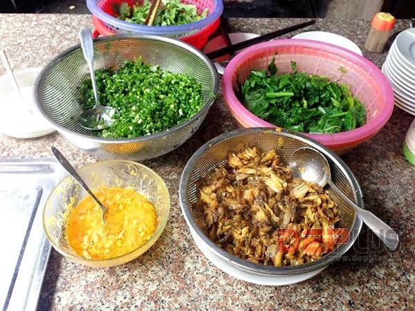 Canh cá rô Hưng Yên nấu cùng bánh đa đặc trưng miền Bắc