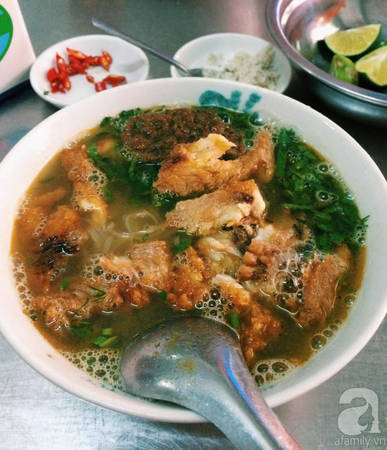 Bánh đa Thái Bình mỏng dai ăn cùng canh cá Quỳnh Côi