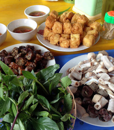 Ăn vặt chợ Nghĩa Tân Cầu Giấy
