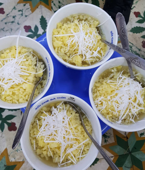 Xôi chè bà Thìn - địa chỉ xôi chè Hà Nội huyền thoại ngày đông