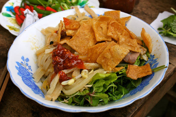 Quán cao lầu ngon Hội An rất nhỏ nhưng được mệnh danh ngon nhất