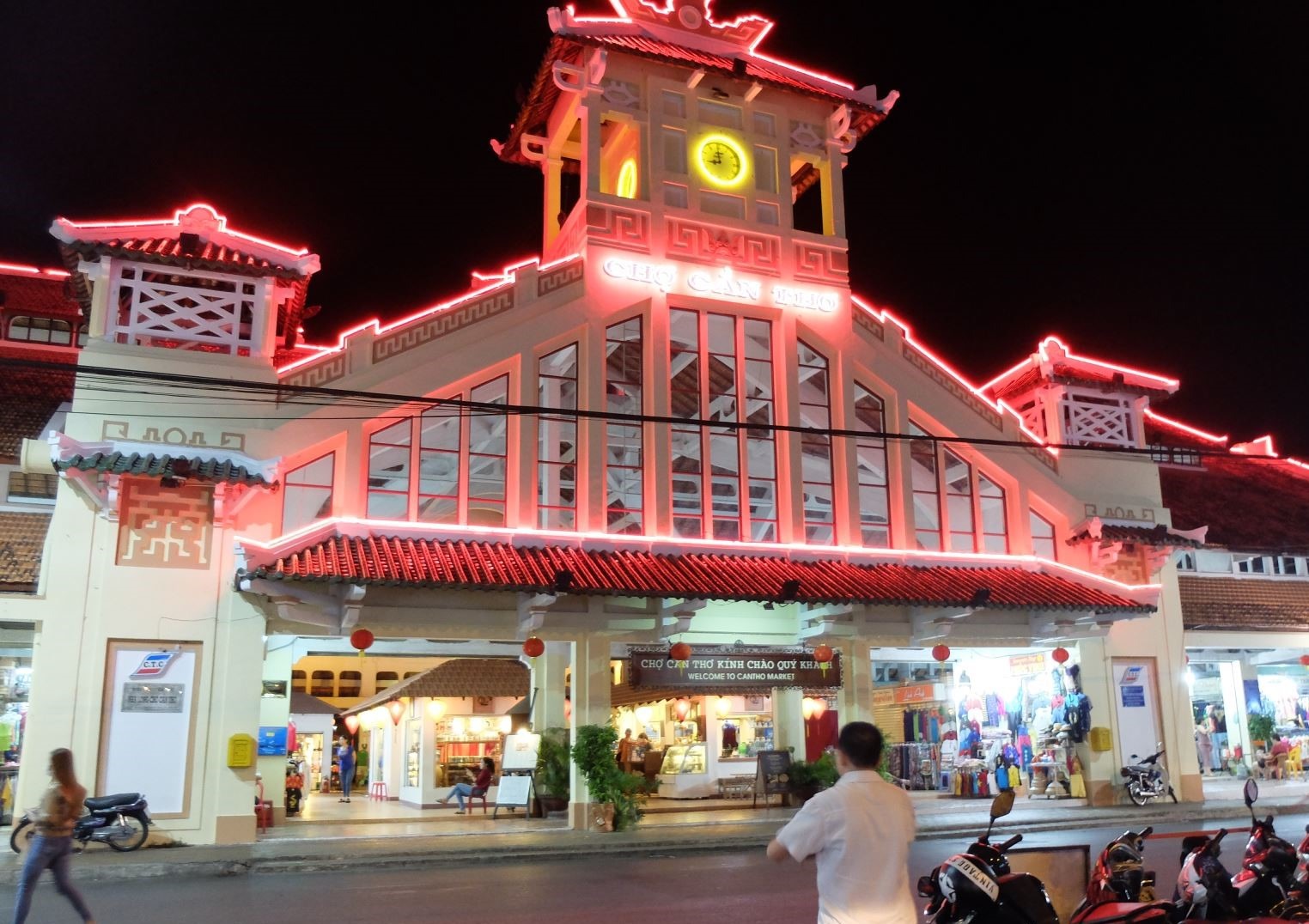 Chợ đêm Tây Đô địa điểm ăn uống Cần Thơ nhộn nhịp