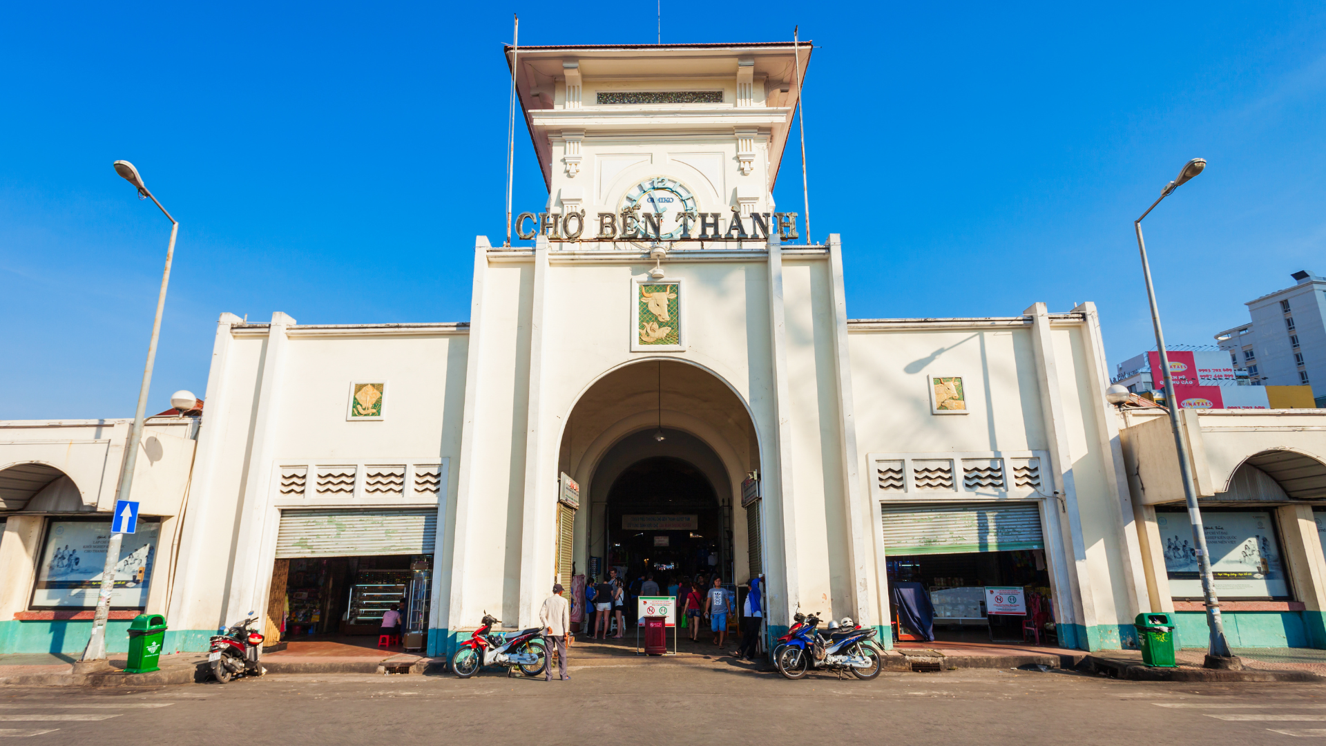 Chợ Bến Thành gần ga Metro số 1