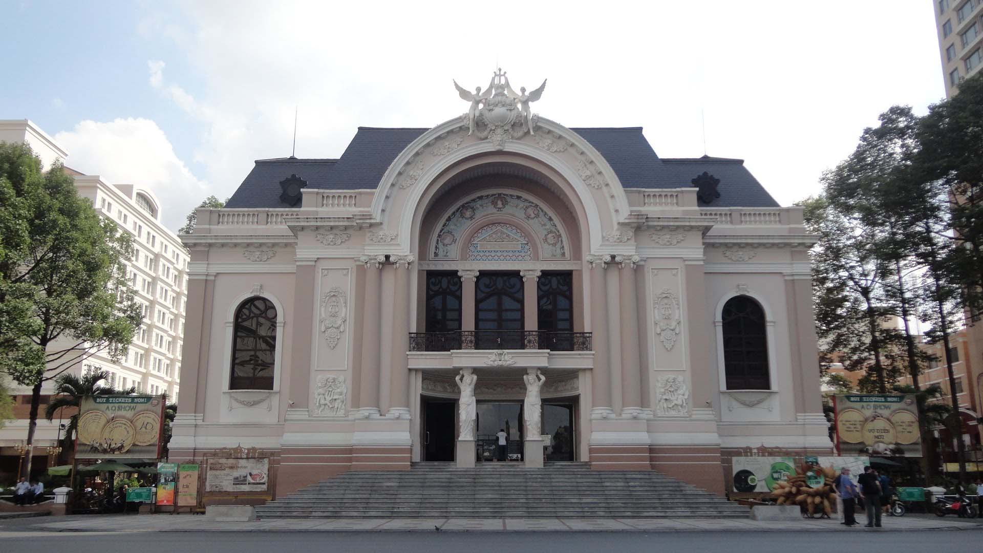 Địa điểm check in Metro số 1 quanh Ga Nhà hát Thành phố