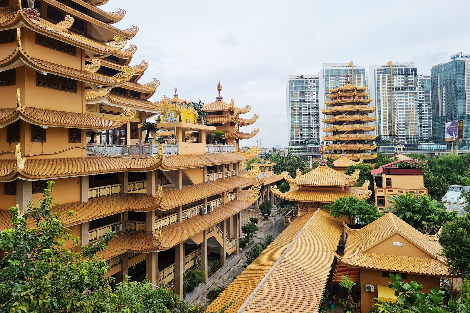 Pháp viện Minh Đăng Quang hoành tráng