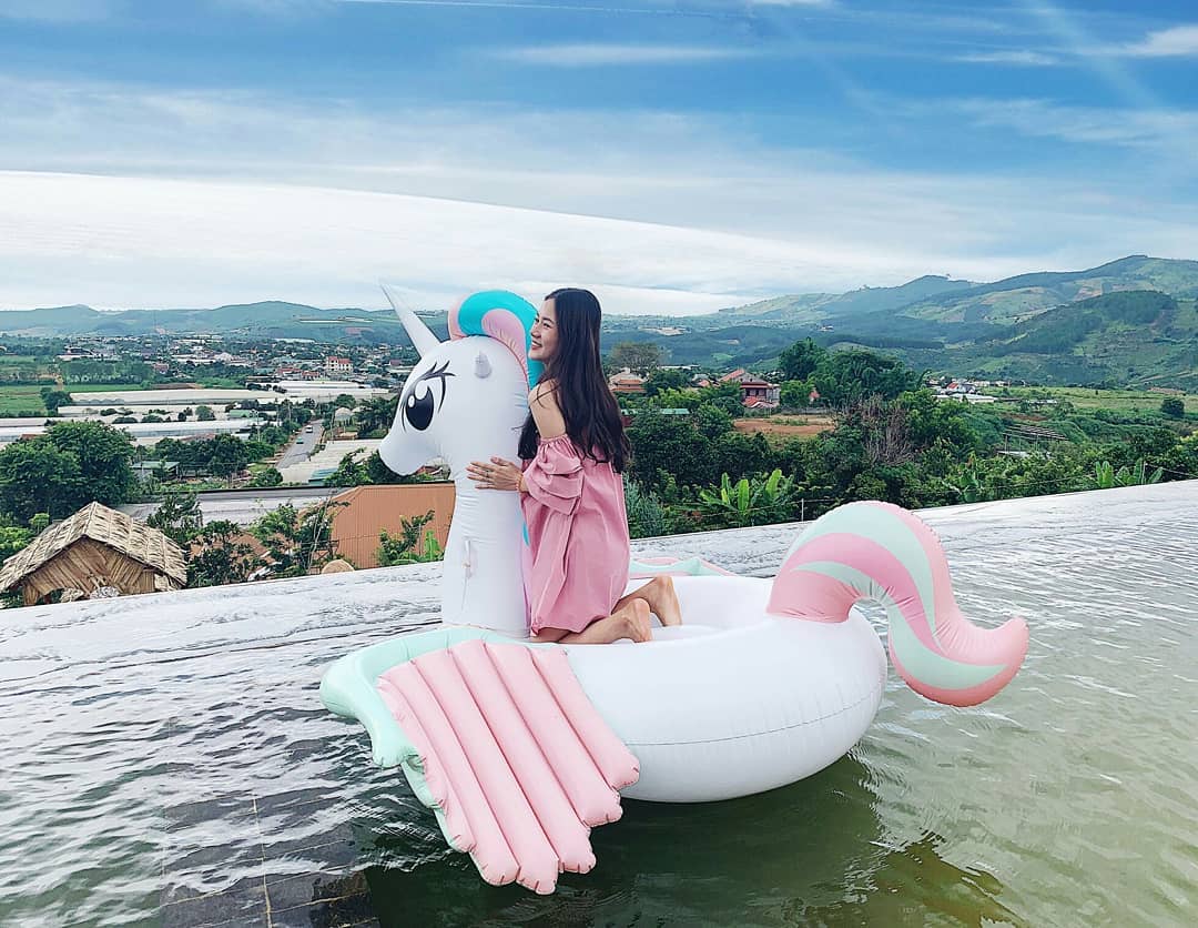 Hồ Trên Mây Đà Lạt view núi rừng