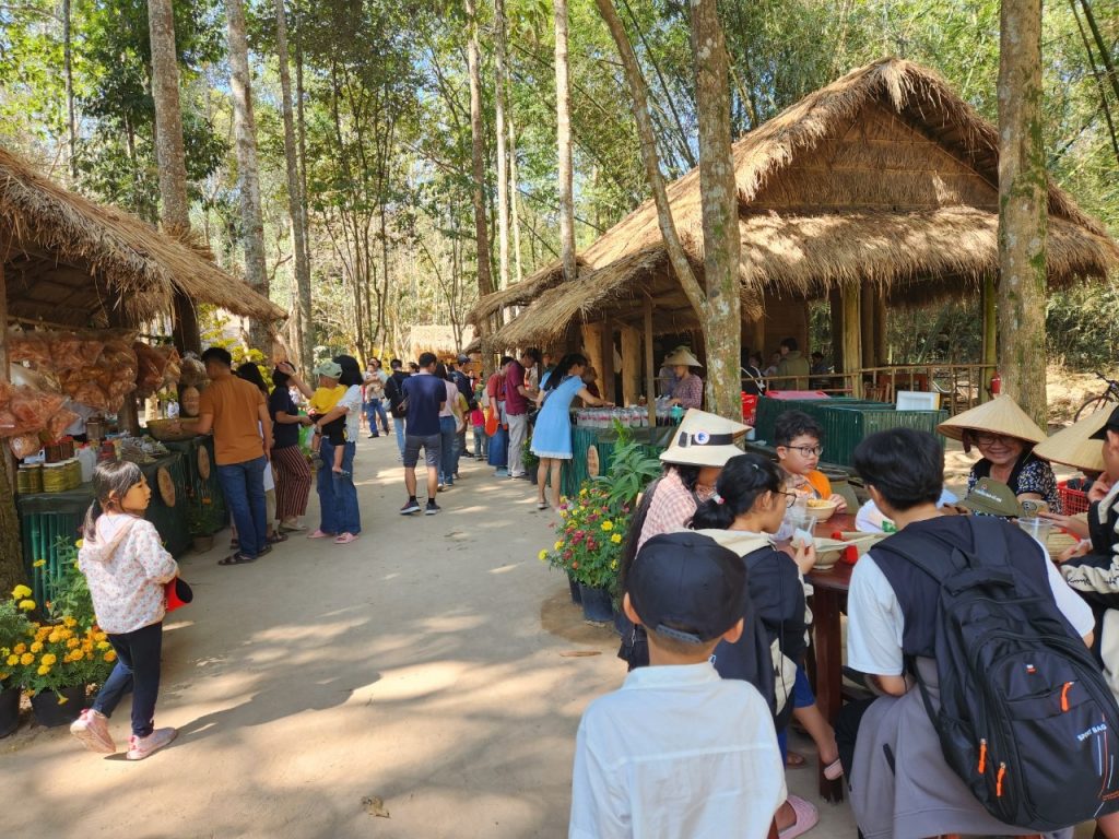 Ẩm thực tại địa đạo Củ Chi