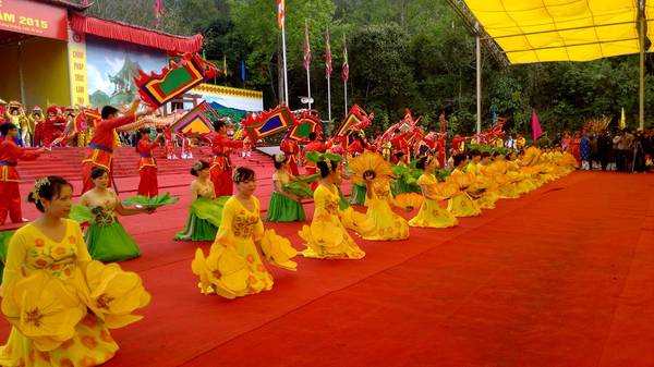 Lễ hội Yên Tử thu hút du khách du lịch Quảng Ninh
