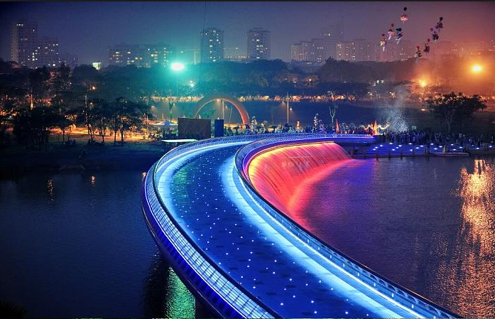 Cầu Ánh Sao Sài Gòn - địa điểm lãng mạn ở Việt Nam