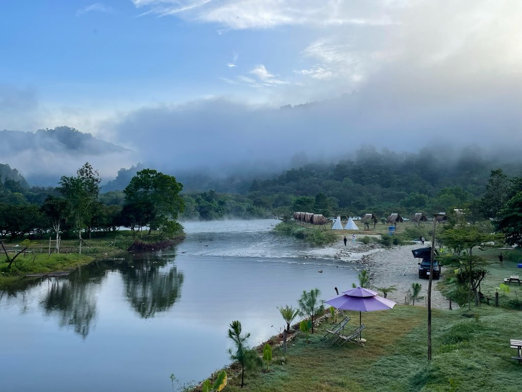 Cắm trại bên suối La Ngâu