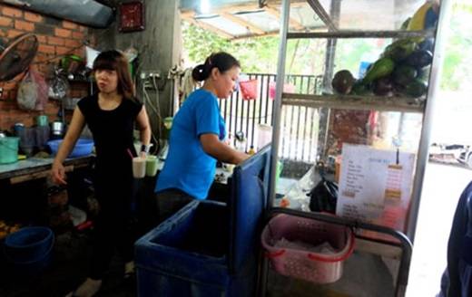 Cô chủ quán sinh tố chửi với cách phục vụ đầy cá tính