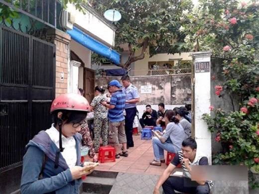 "Bánh đúc chảnh" luôn trong tình trạng nườm nượp khách. (Nguồn: Internet)