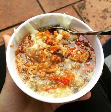 Khó ai có thể dừng lại ở con số 1 với chén bánh đúc hấp dẫn thế này. (Nguồn: Internet)