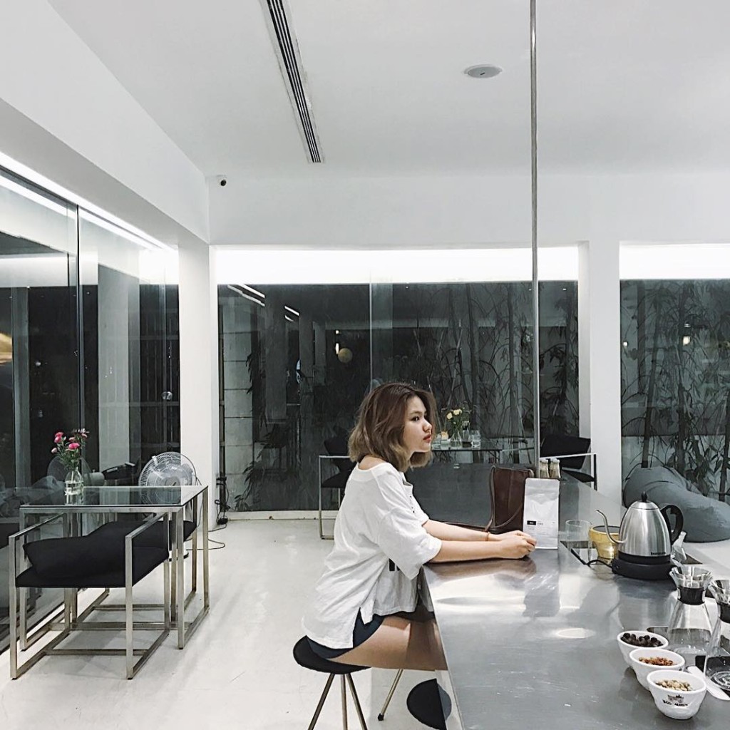 Khu vực ngoài trời quán cà phê Sài Gòn