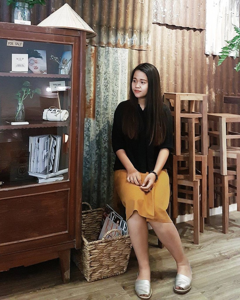 Bàn ghế quán cà phê Sài Gòn Nấp
