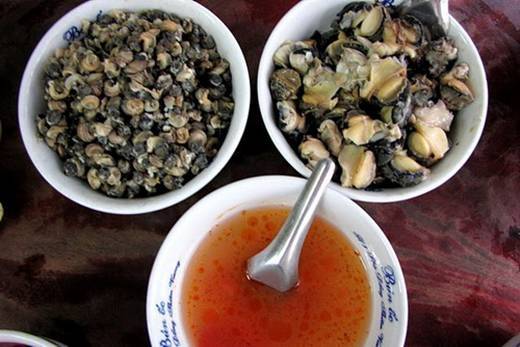 Bún ốc nguội vừa lạ vừa quen trên phố Triệu Việt Vương