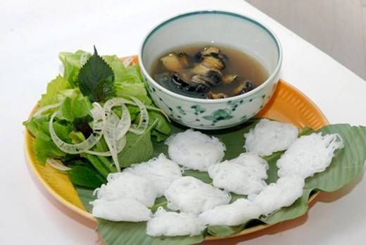 diem-mat-dat-ten-nhung-mon-an-la-ghien-tren-pho-trieu-viet-vuong-ivivu-8