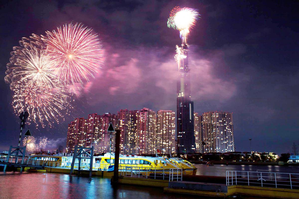 Tòa nhà Landmark 81 - điểm ngắm pháo hoa đẹp ở Sài Gòn