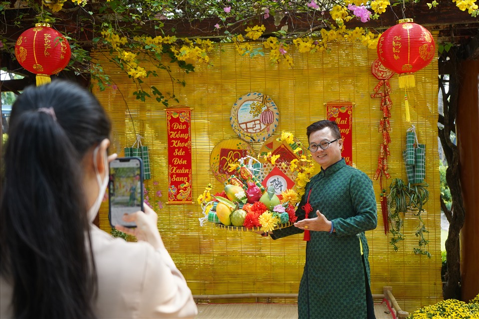 Công viên Đầm Sen - điểm vui chơi Tết ở Sài Gòn ngập tràn sắc hoa