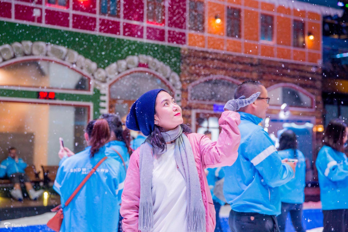 Khung cảnh tuyết trắng lung linh của Snow Town Saigon