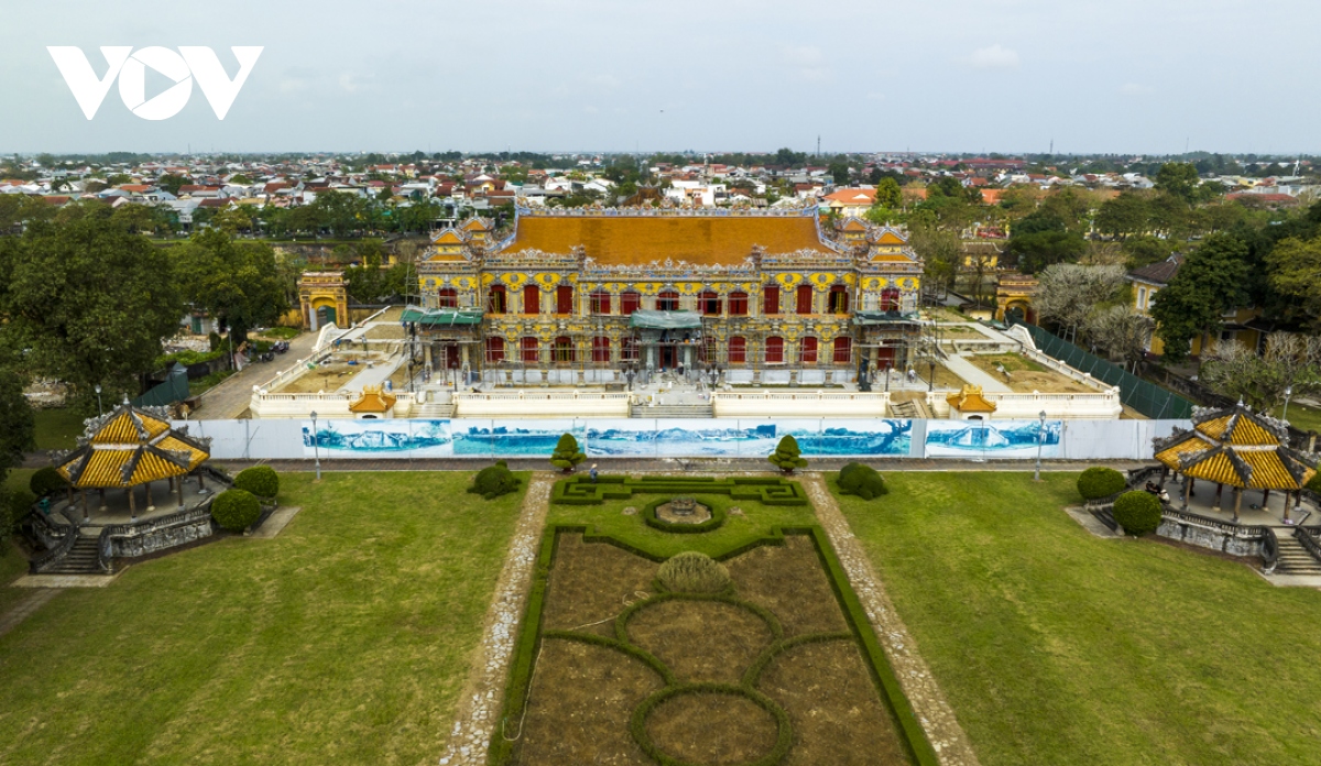 Điện Kiến Trung