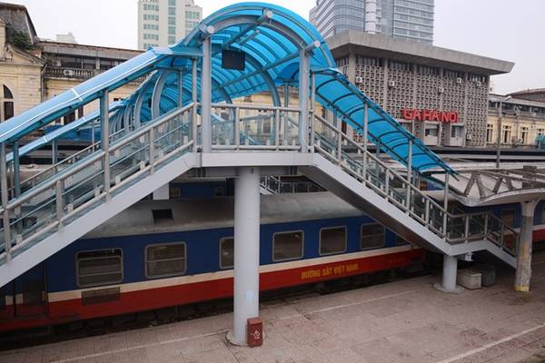 Cầu vượt bộ hành ga Hà Nội hiện đại và an toàn