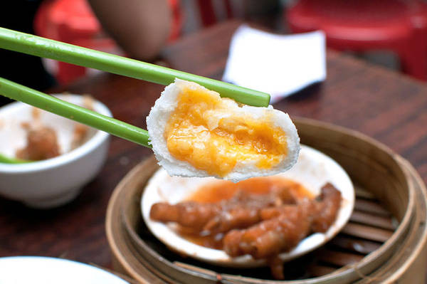 Bánh bao sữa trứng kim sa tan chảy