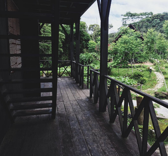 Tham quan di tích lịch sử trên đỉnh Hòn Bà Nha Trang