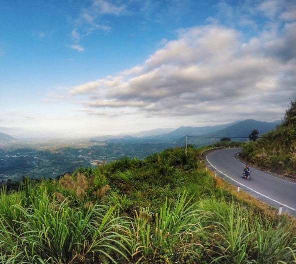 Thiên nhiên hùng vĩ tại đỉnh Hòn Bà Nha Trang
