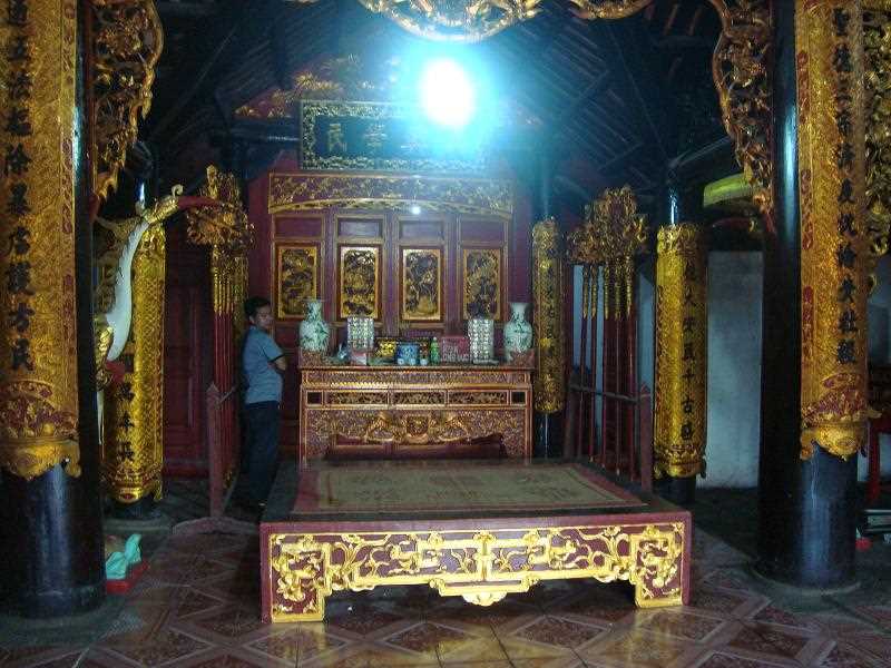 Hiện vật cổ tại đình Hưng Học Quảng Ninh
