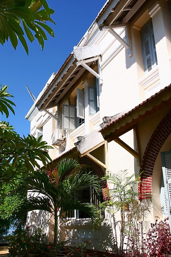 Khuôn viên xanh mát quanh Dinh Bảo Đại Nha Trang